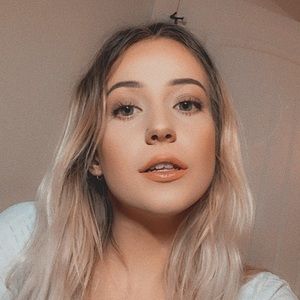 Meet your Posher, Cecilia